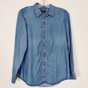 Banana Republic Women's Dillon Shirt in Blue Size Medium Button Down Jean Shirt